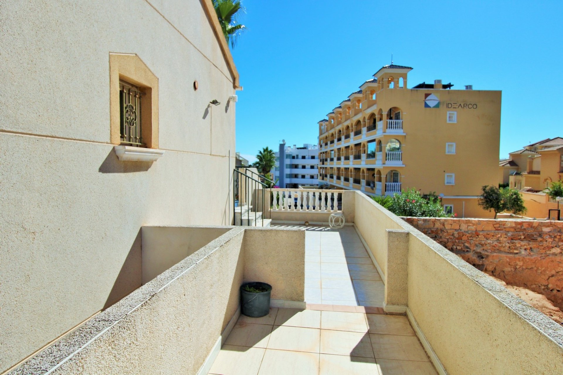 Resale - Townhouse - Villamartín