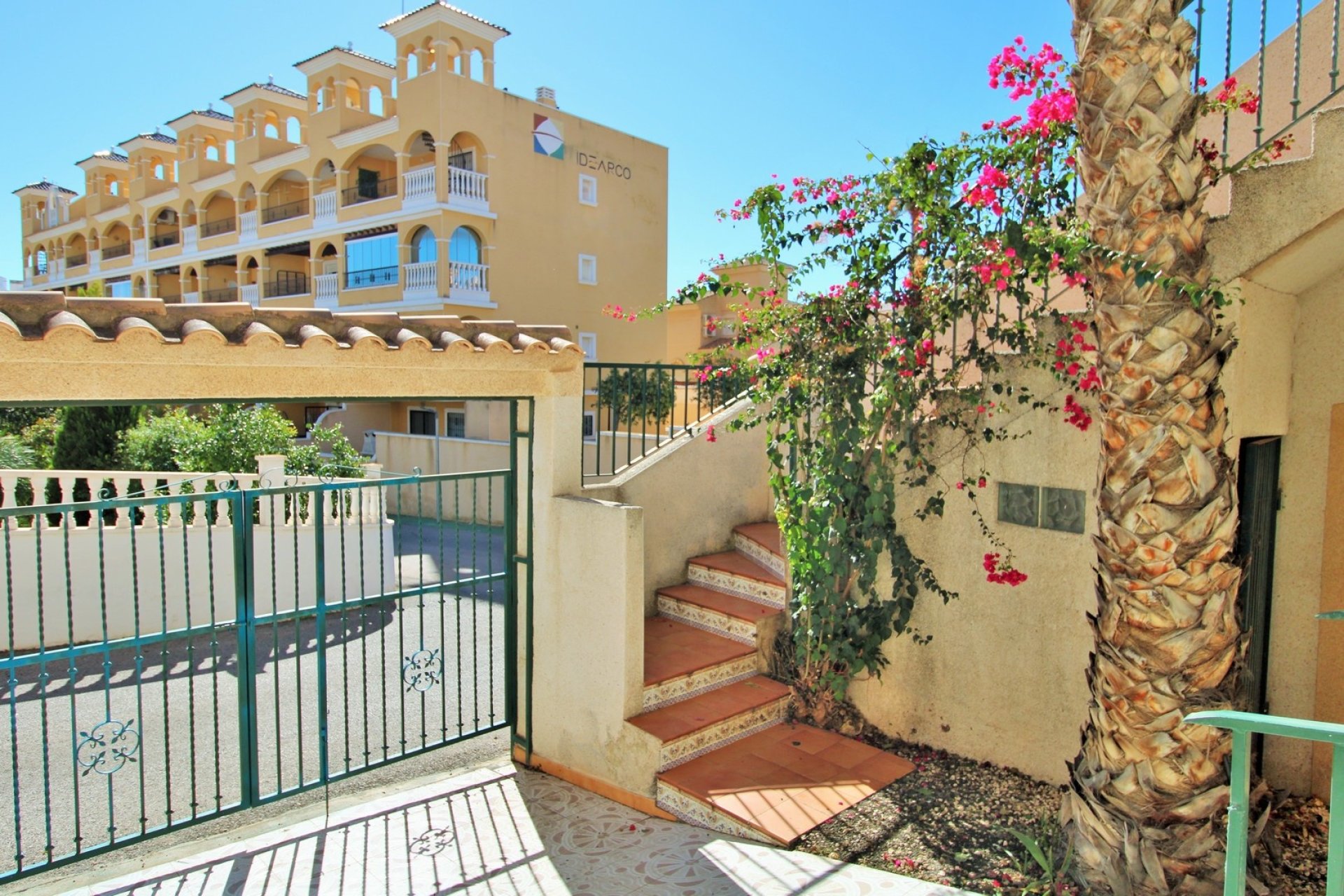 Resale - Townhouse - Villamartín