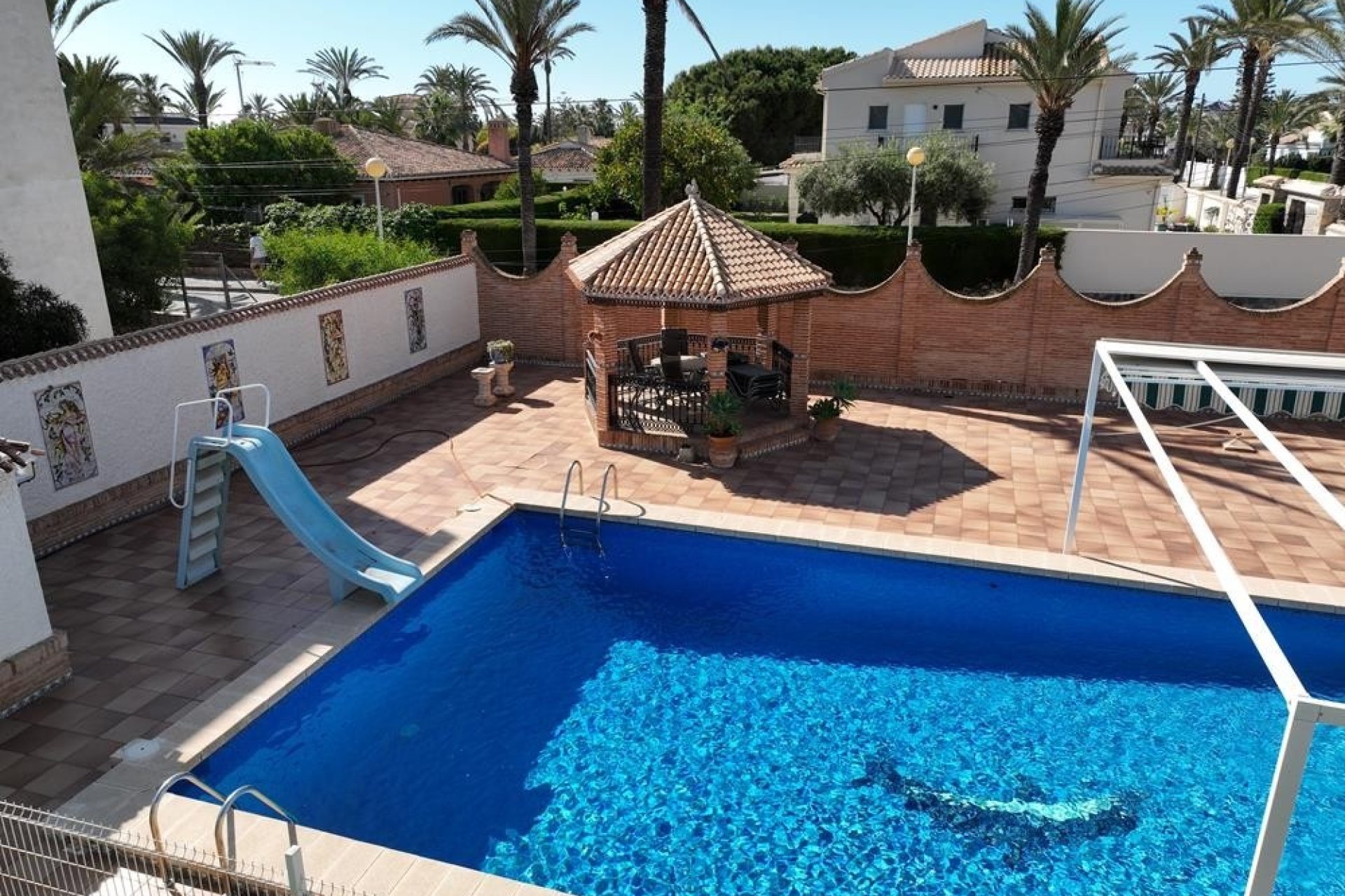 Resale - Villa - Cabo Roig