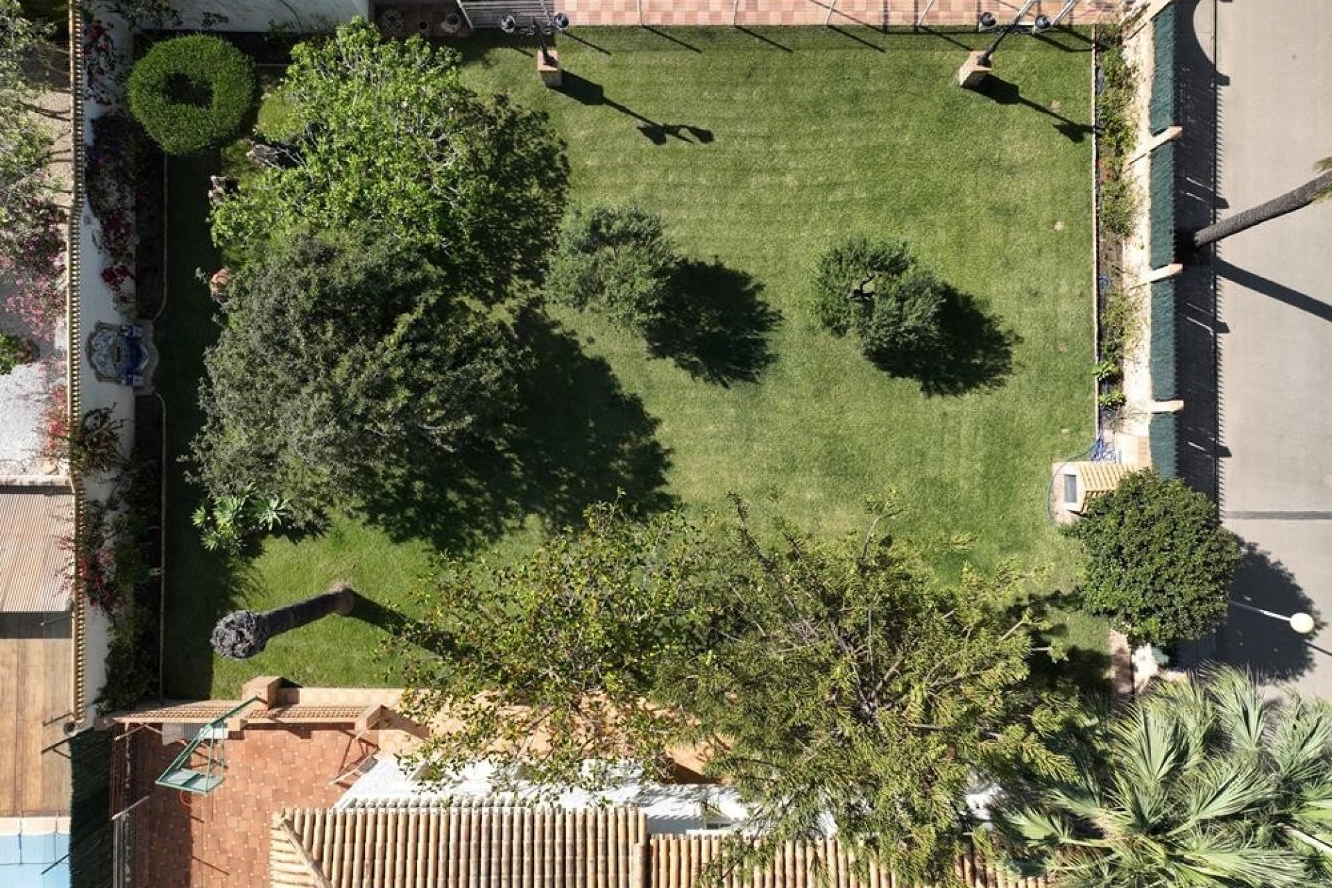 Resale - Villa - Cabo Roig