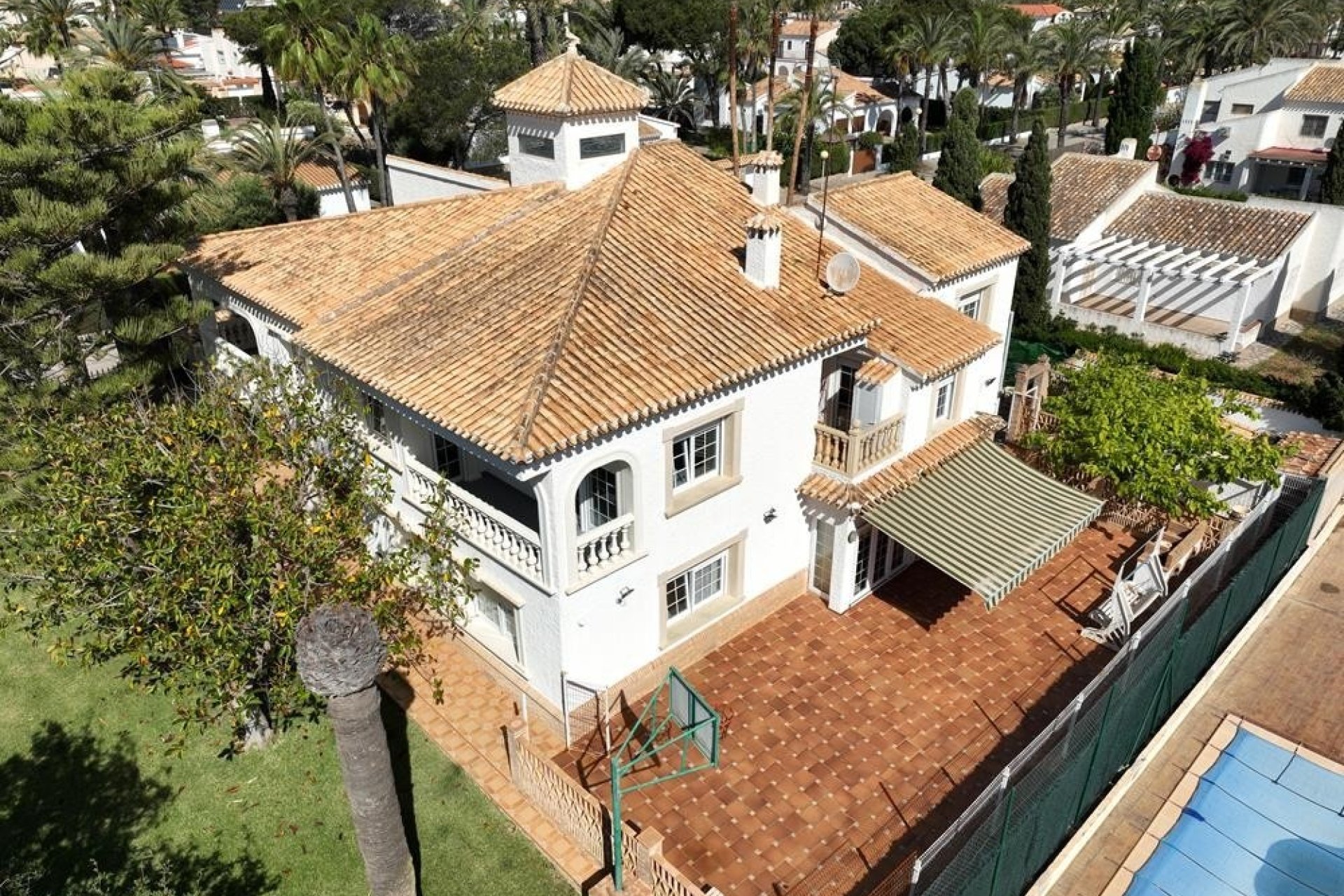 Resale - Villa - Cabo Roig