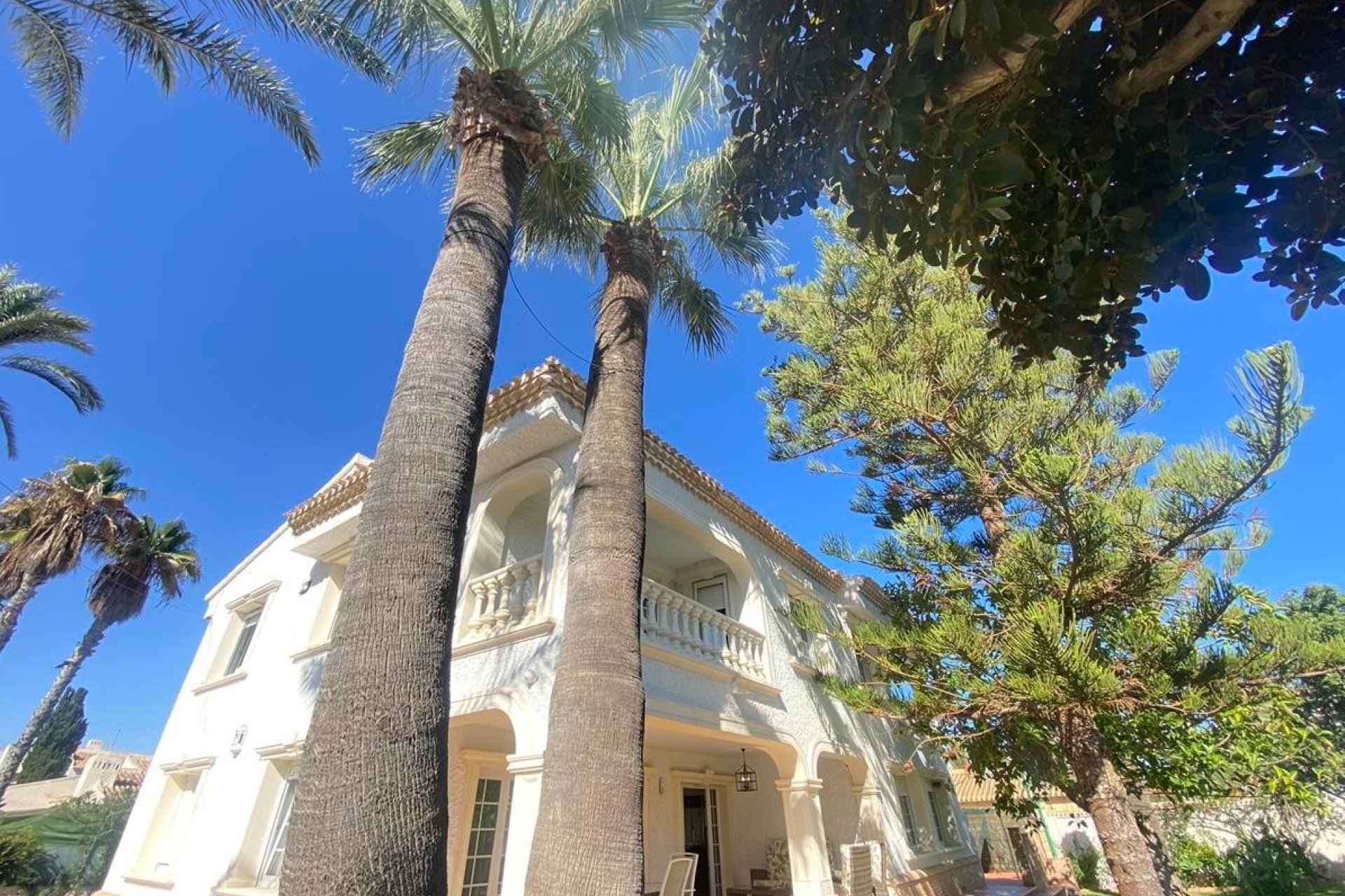 Resale - Villa - Cabo Roig