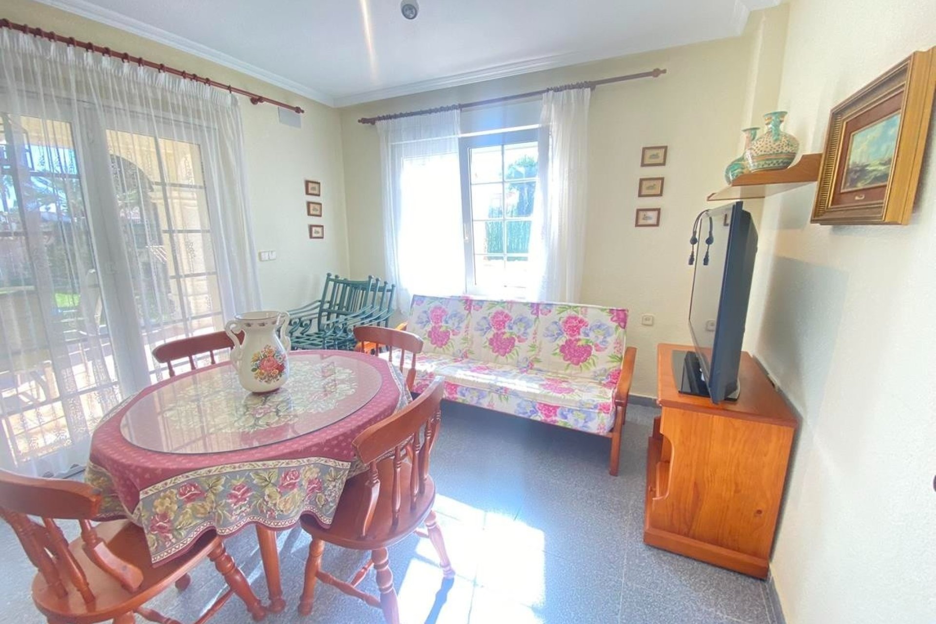Resale - Villa - Cabo Roig