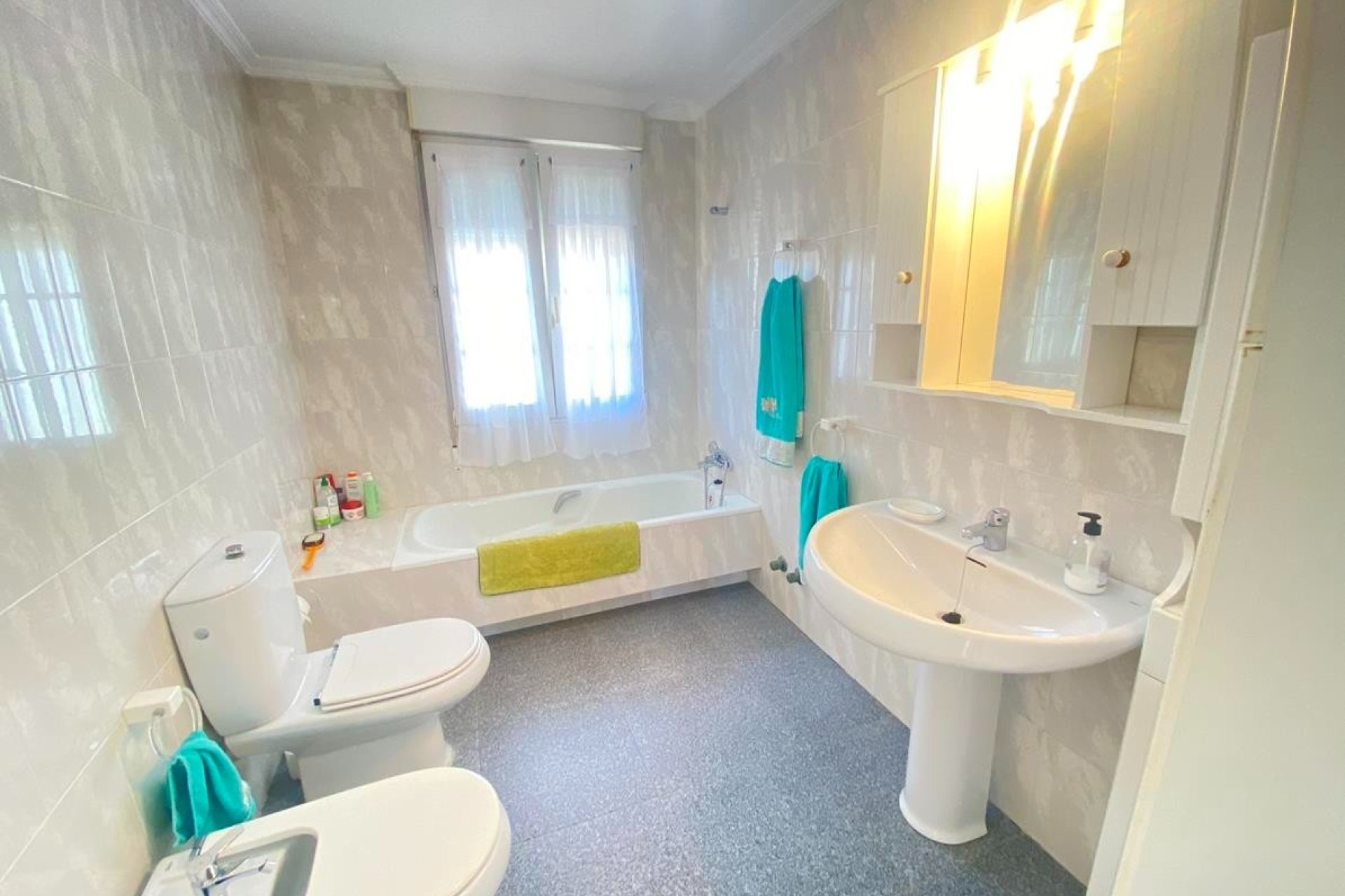 Resale - Villa - Cabo Roig