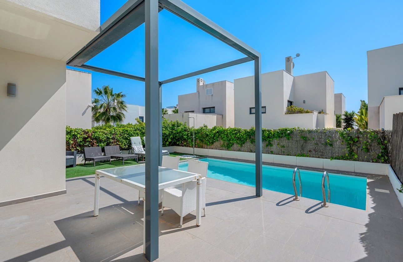 Resale - Villa - Ciudad Quesada