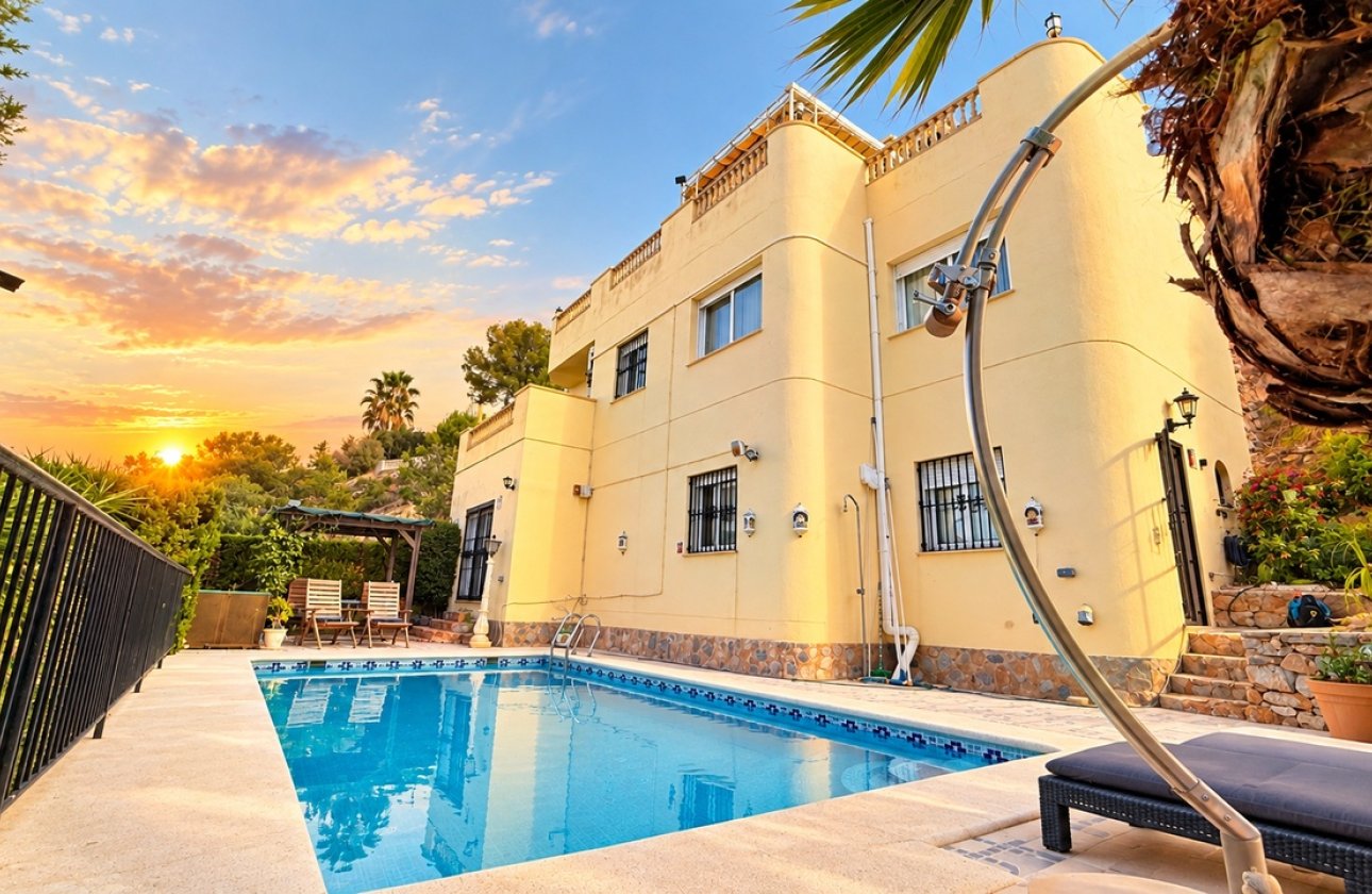 Resale - Villa - Dehesa de Campoamor - Las Ramblas Golf