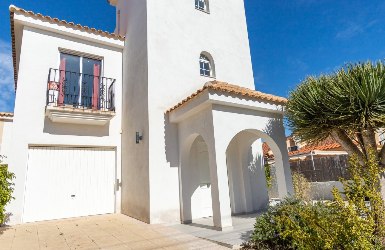 Resale - Villa - Los Balcones