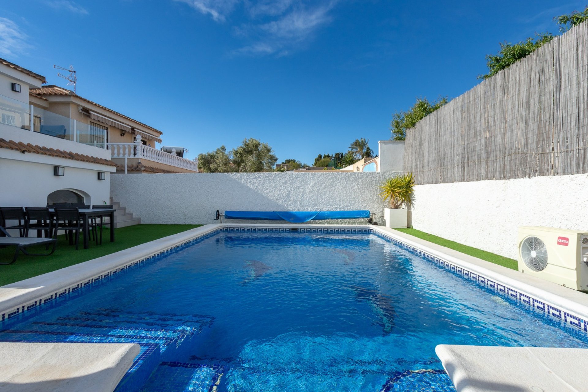 Resale - Villa - Los Balcones
