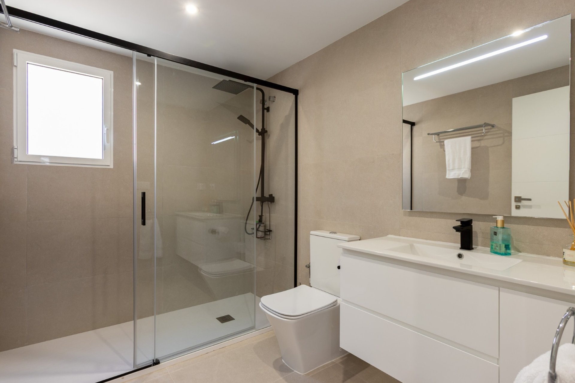 Resale - Villa - Los Balcones