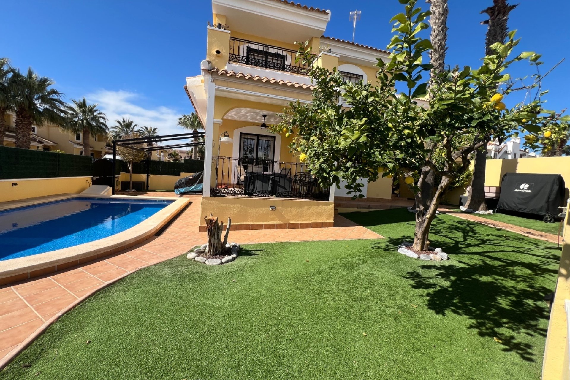 Resale - Villa - Orihuela Costa - Los Dolses