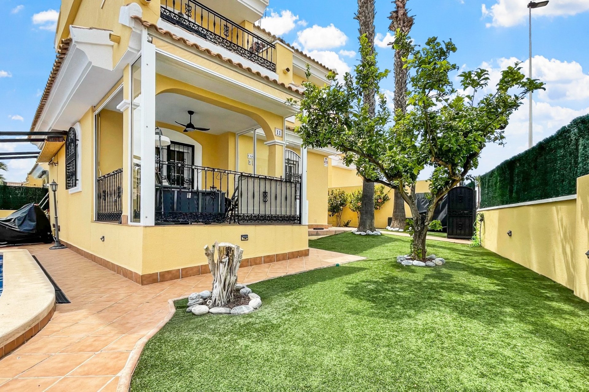 Resale - Villa - Orihuela Costa - Los Dolses