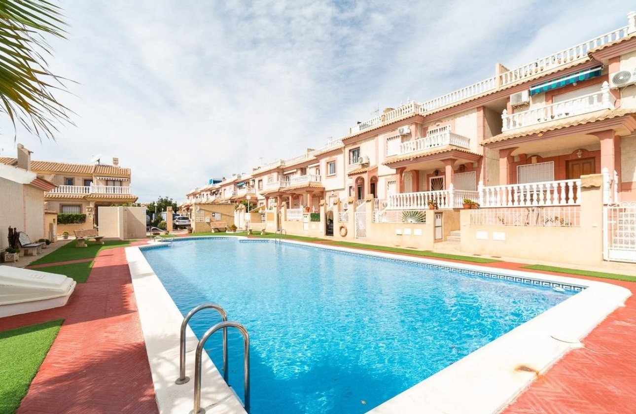 Resale - Villa - Orihuela Costa - Punta Prima