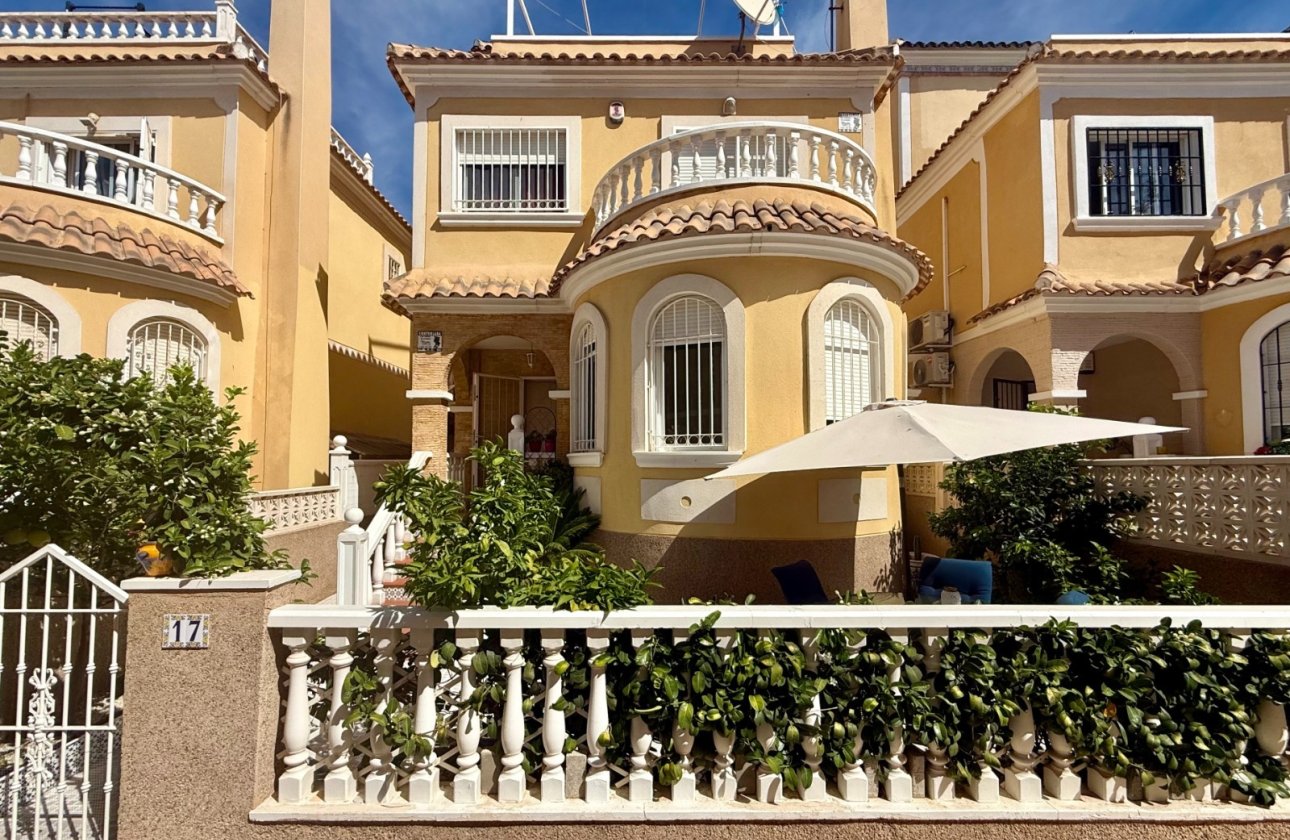 Resale - Villa - Orihuela Costa - Villamartín