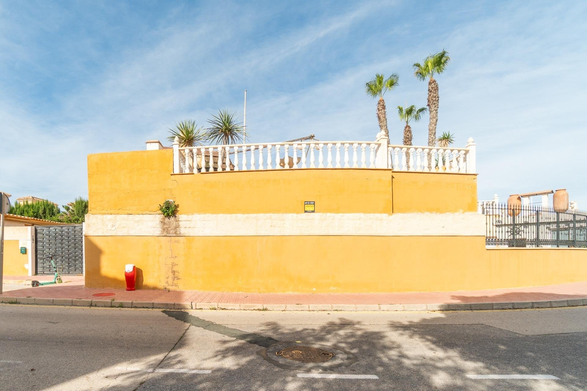 Resale - Villa - Torrevieja - Orihuela costa