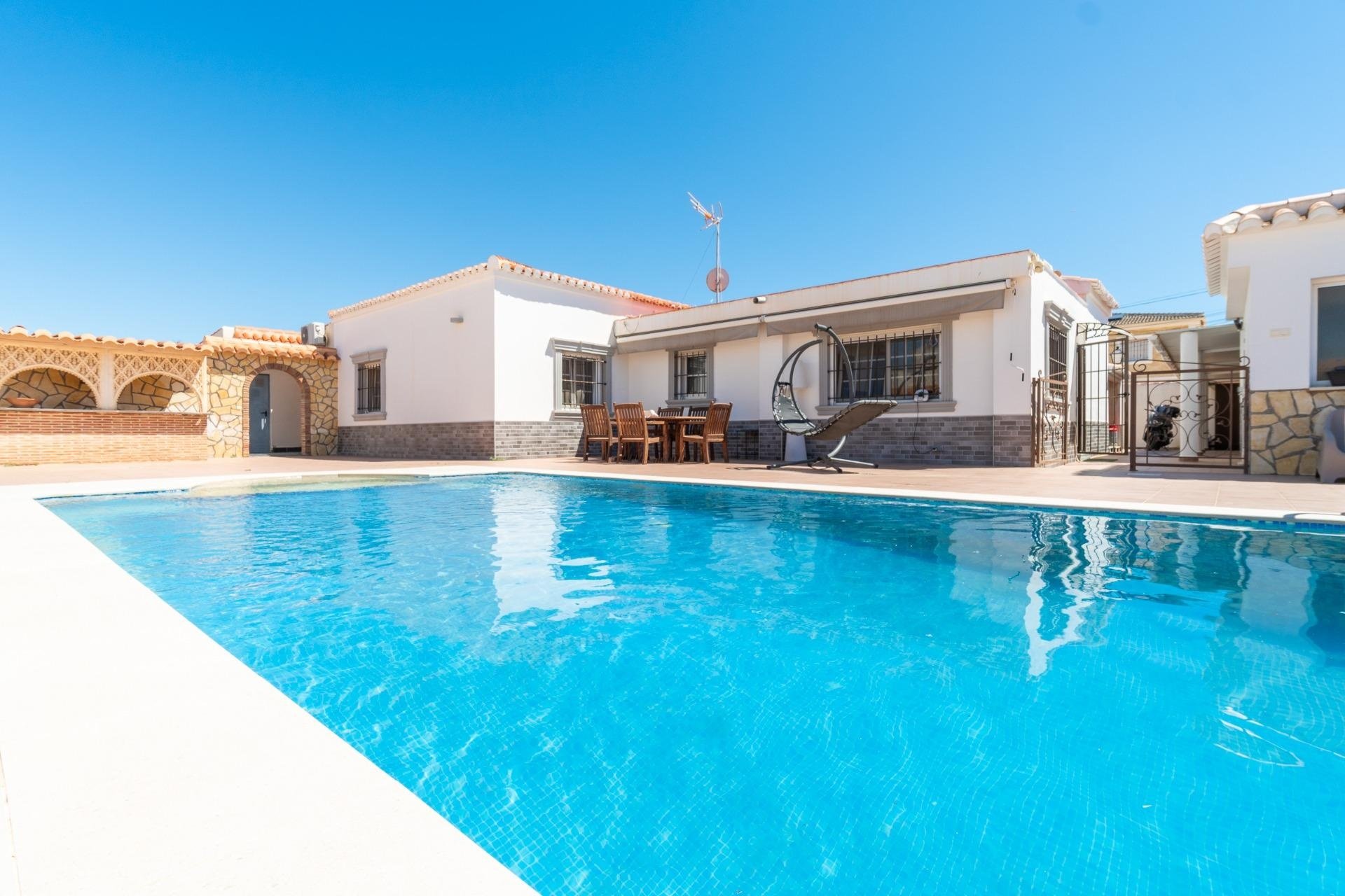 Resale - Villa - Torrevieja - Torreta florida