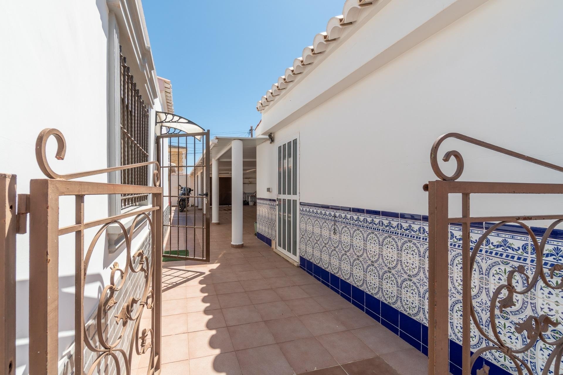 Resale - Villa - Torrevieja - Torreta florida