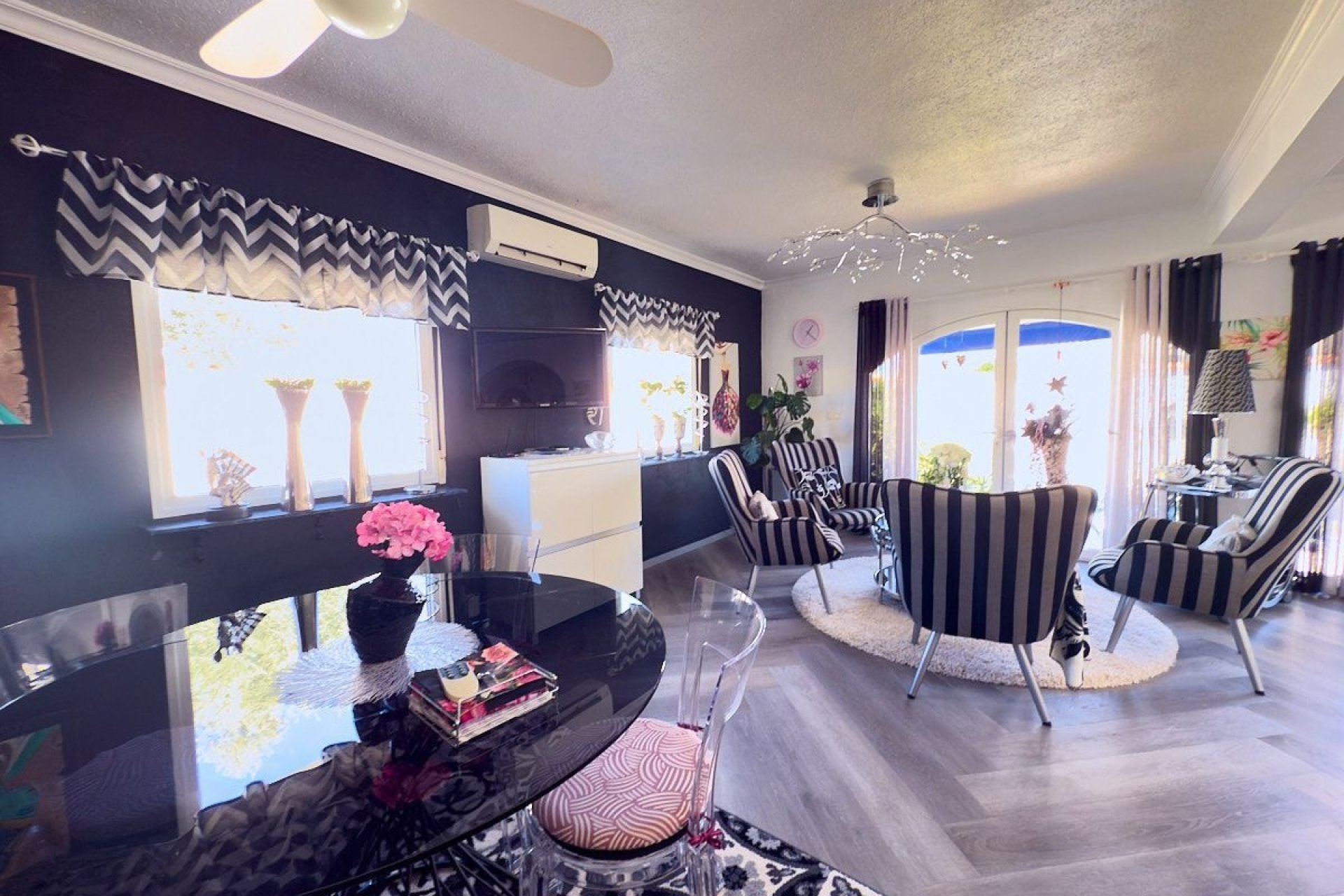 Resale - Villa - Torrevieja - Urb. El Chaparral