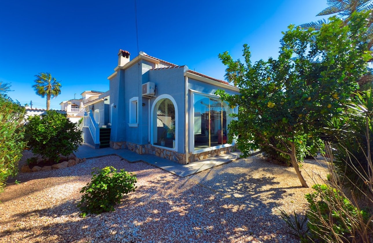 Resale - Villa - Torrevieja - Urb. El Chaparral