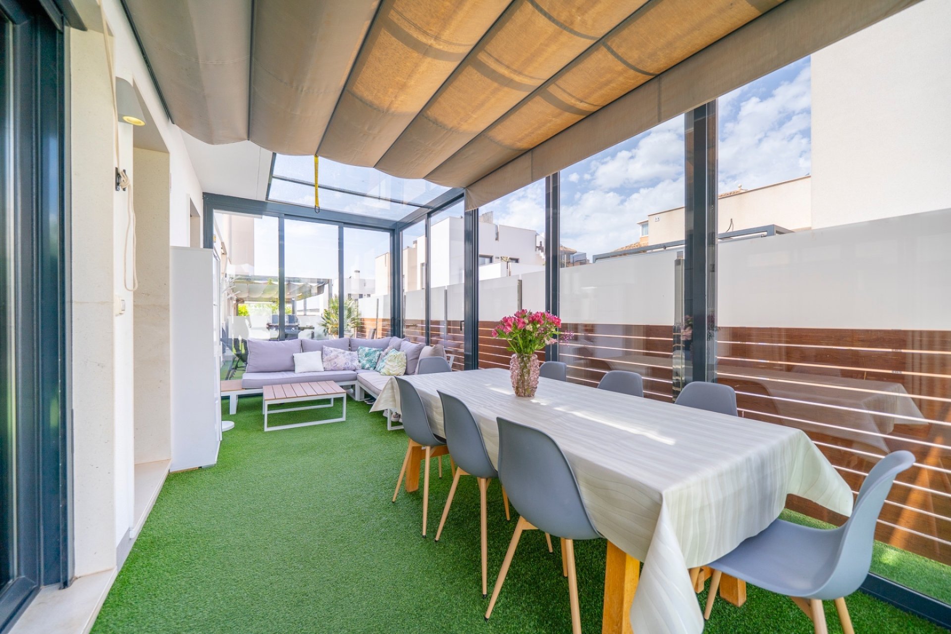 Resale - Villa - Torrevieja