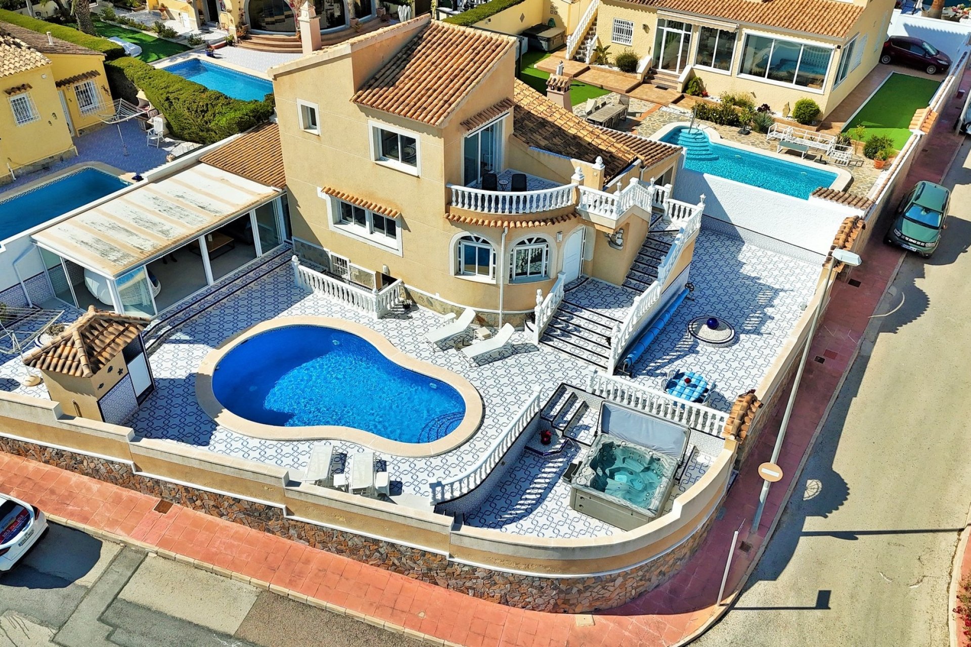 Resale - Villa - Villamartín