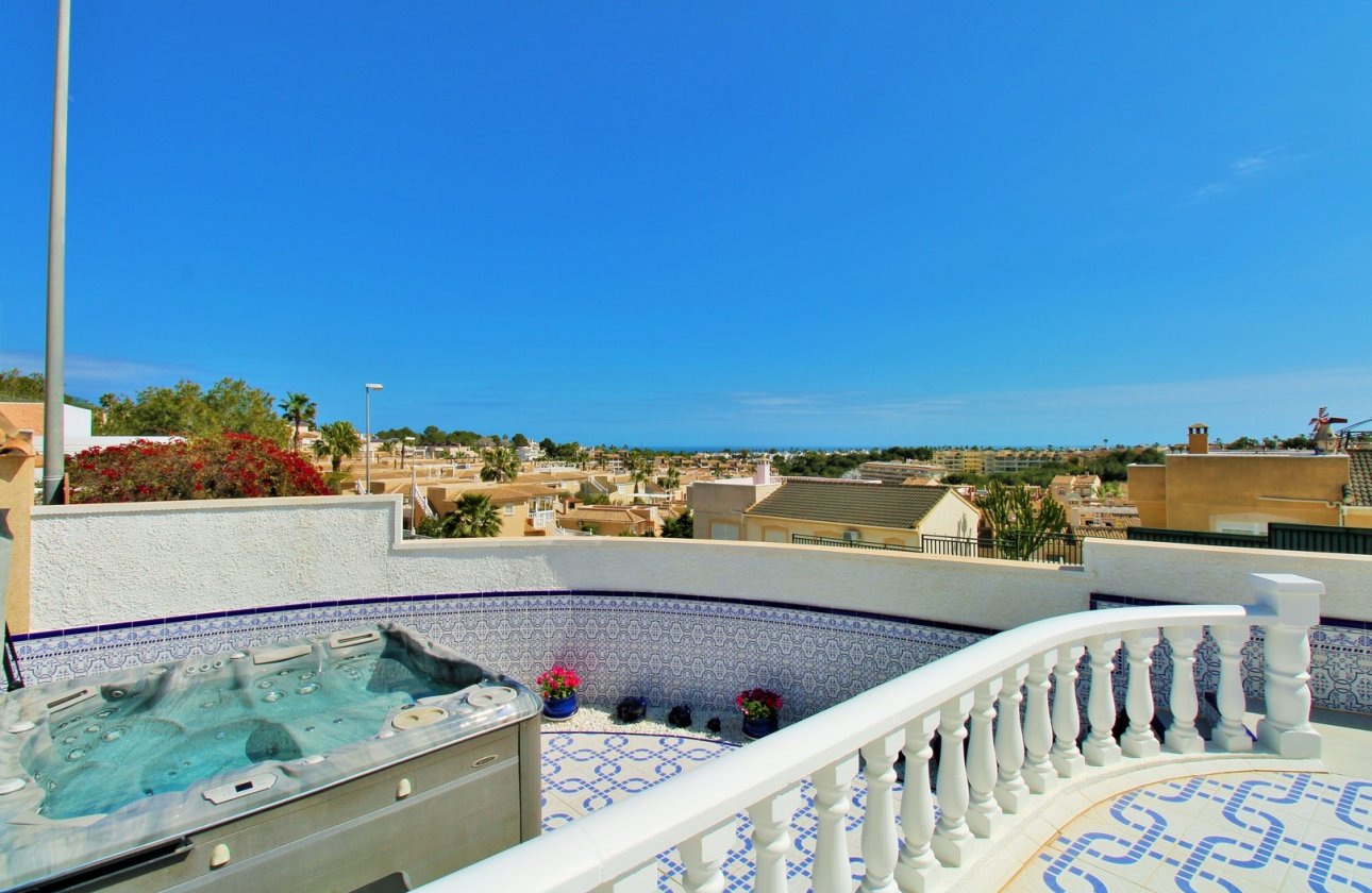 Resale - Villa - Villamartín
