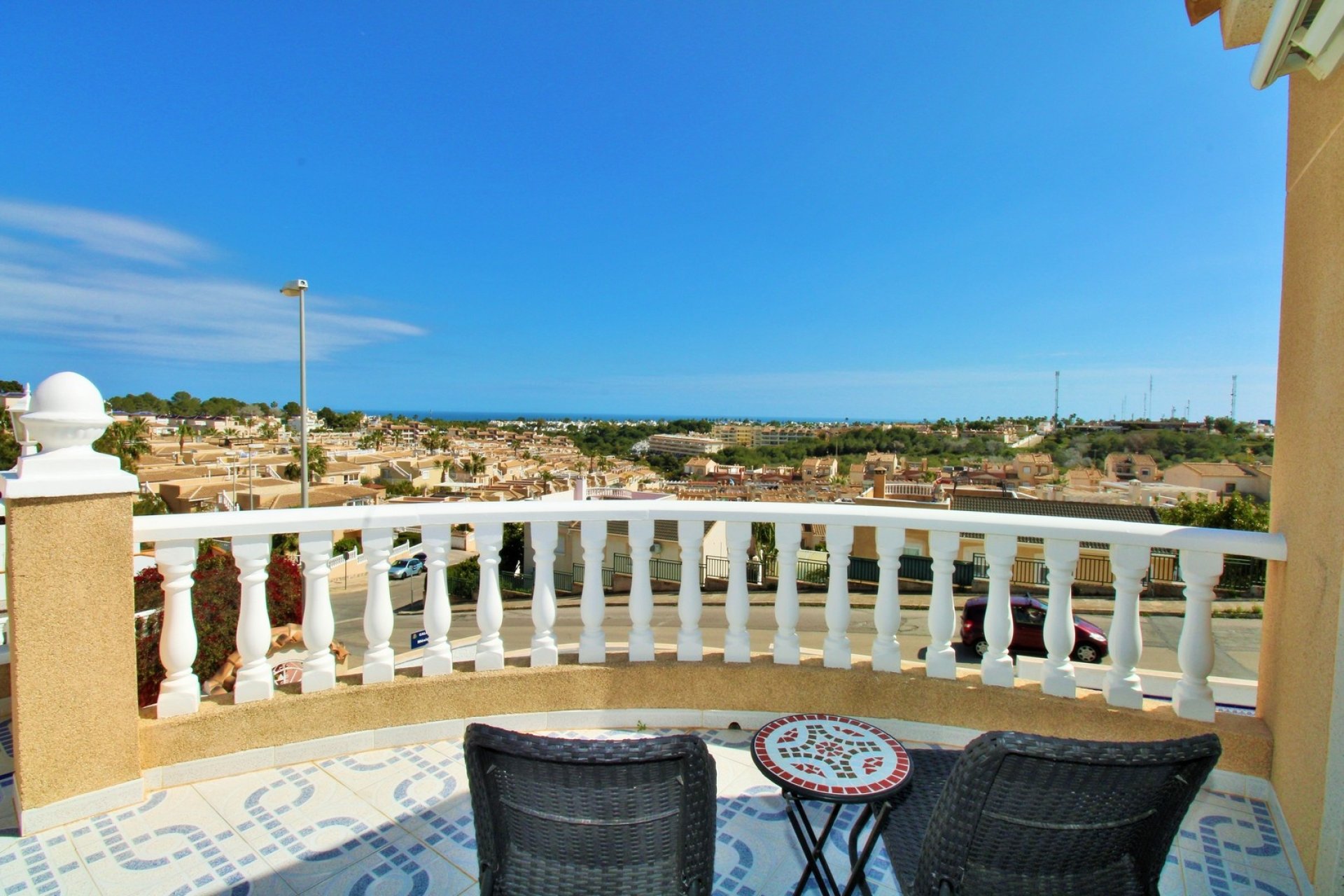 Resale - Villa - Villamartín