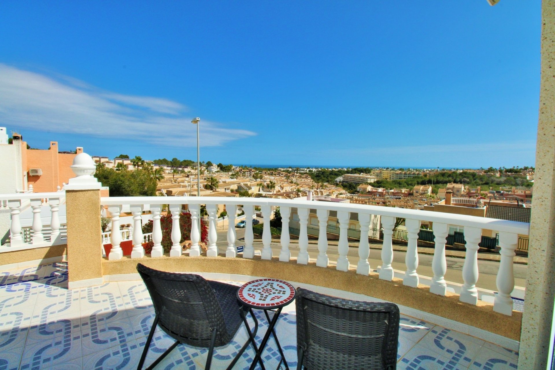 Resale - Villa - Villamartín
