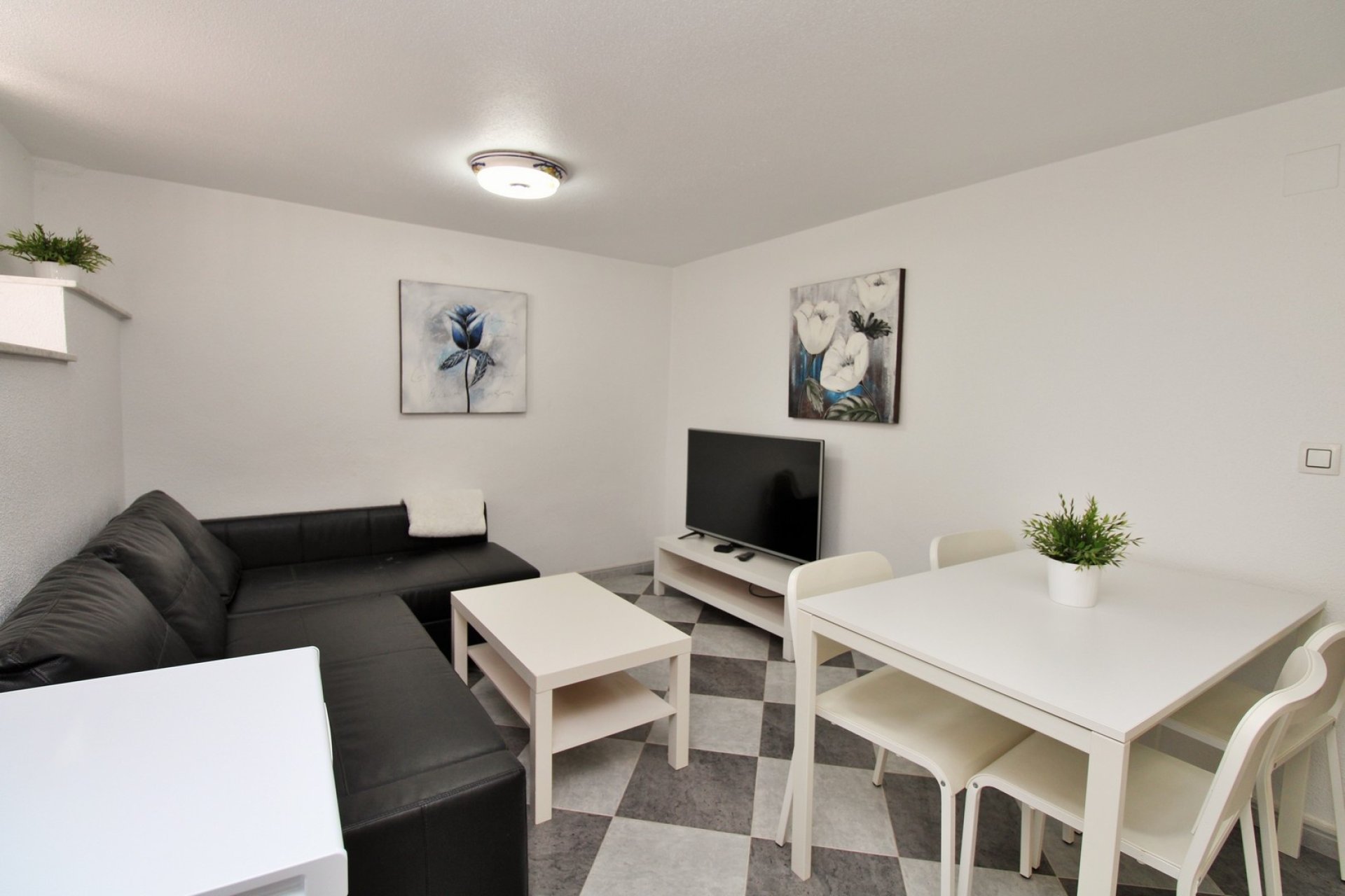 Resale - Villa - Villamartín