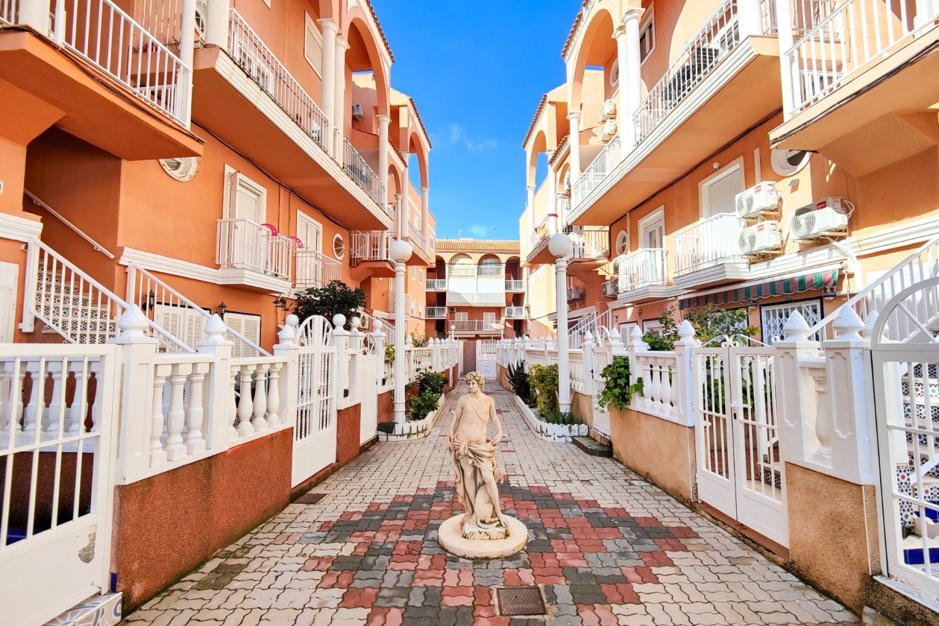 Reventa - Apartamento / piso - Torrevieja - La Mata