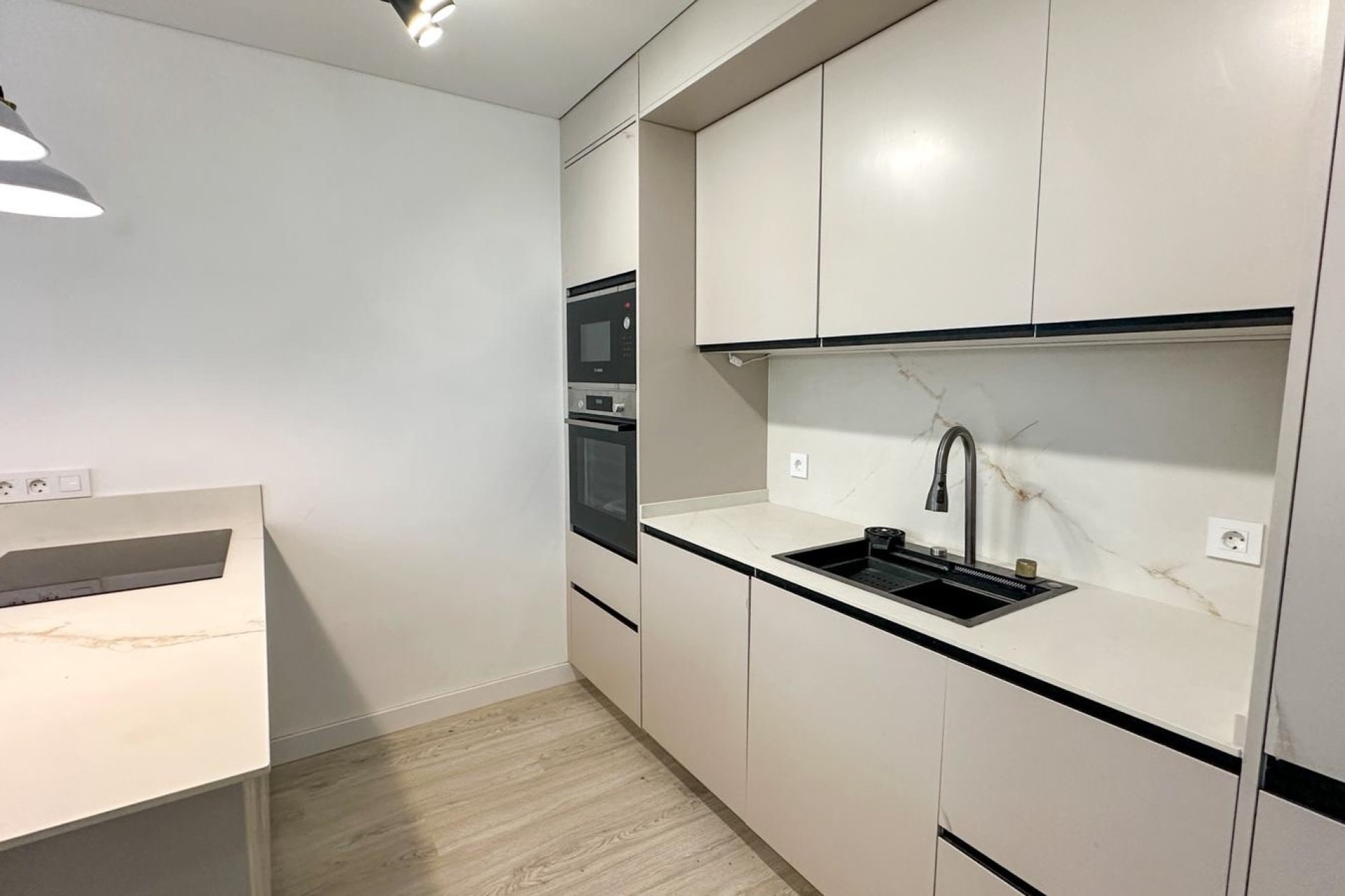 Reventa - Apartamento / piso - Torrevieja - Playa Los Naufragos