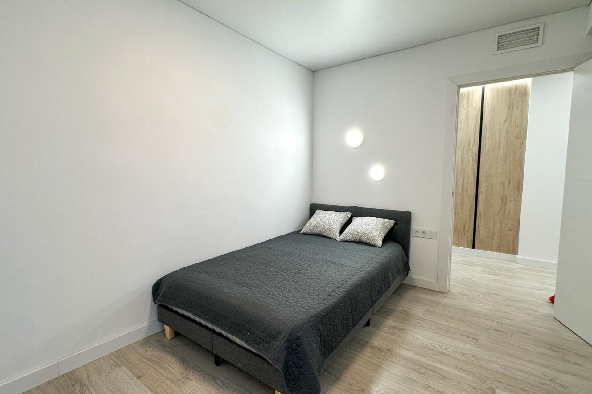 Reventa - Apartamento / piso - Torrevieja - Playa Los Naufragos