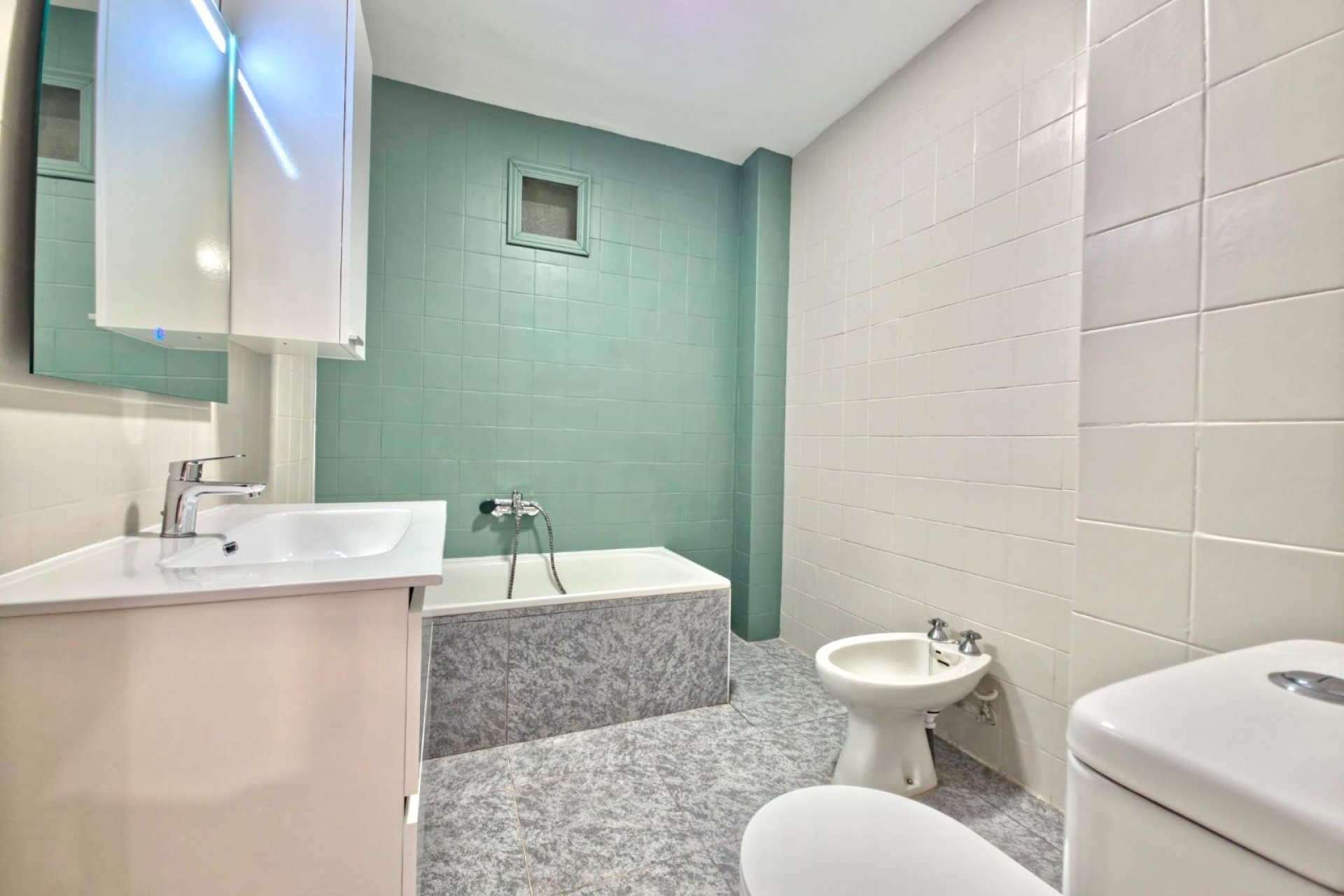 Reventa - Apartamento / piso - Torrevieja - Playa Los Naufragos