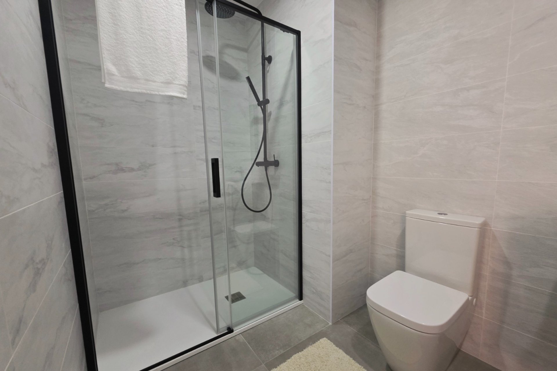 Reventa - Apartamento / piso - Torrevieja - Puerto
