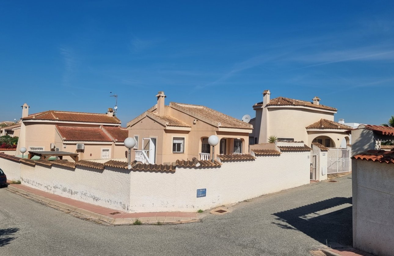 Reventa - Villa - Ciudad Quesada - Benimar