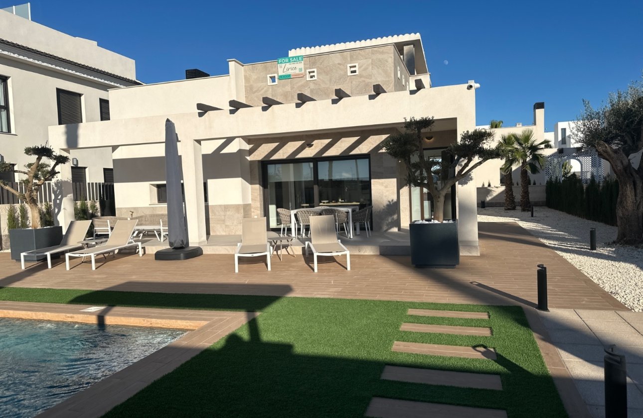Reventa - Villa - Ciudad Quesada - Doña Pepa