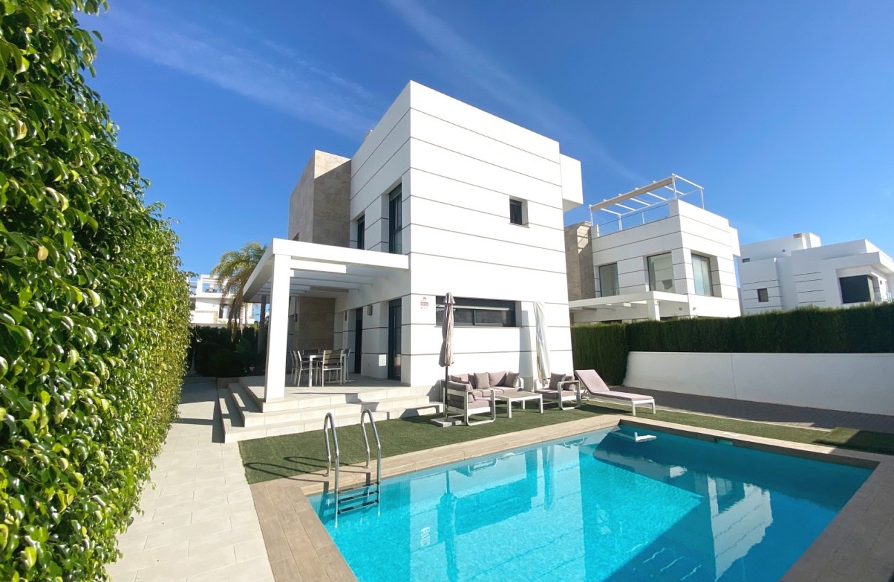 Reventa - Villa - Ciudad Quesada - Doña Pepa