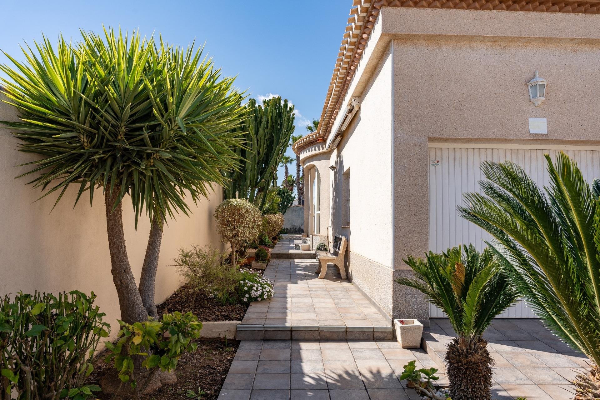 Reventa - Villa - Orihuela Costa - Playa Flamenca