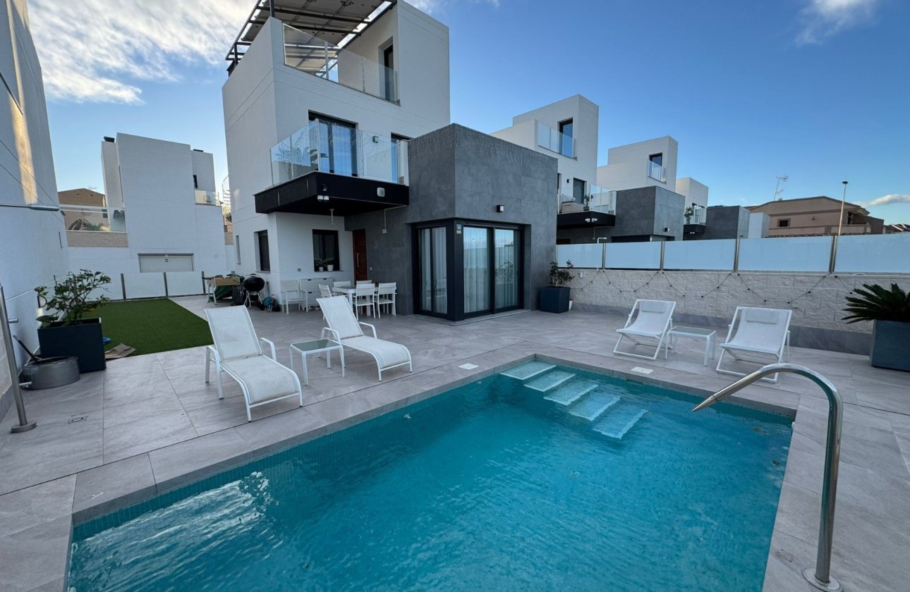 Reventa - Villa - Torrevieja - Los Balcones
