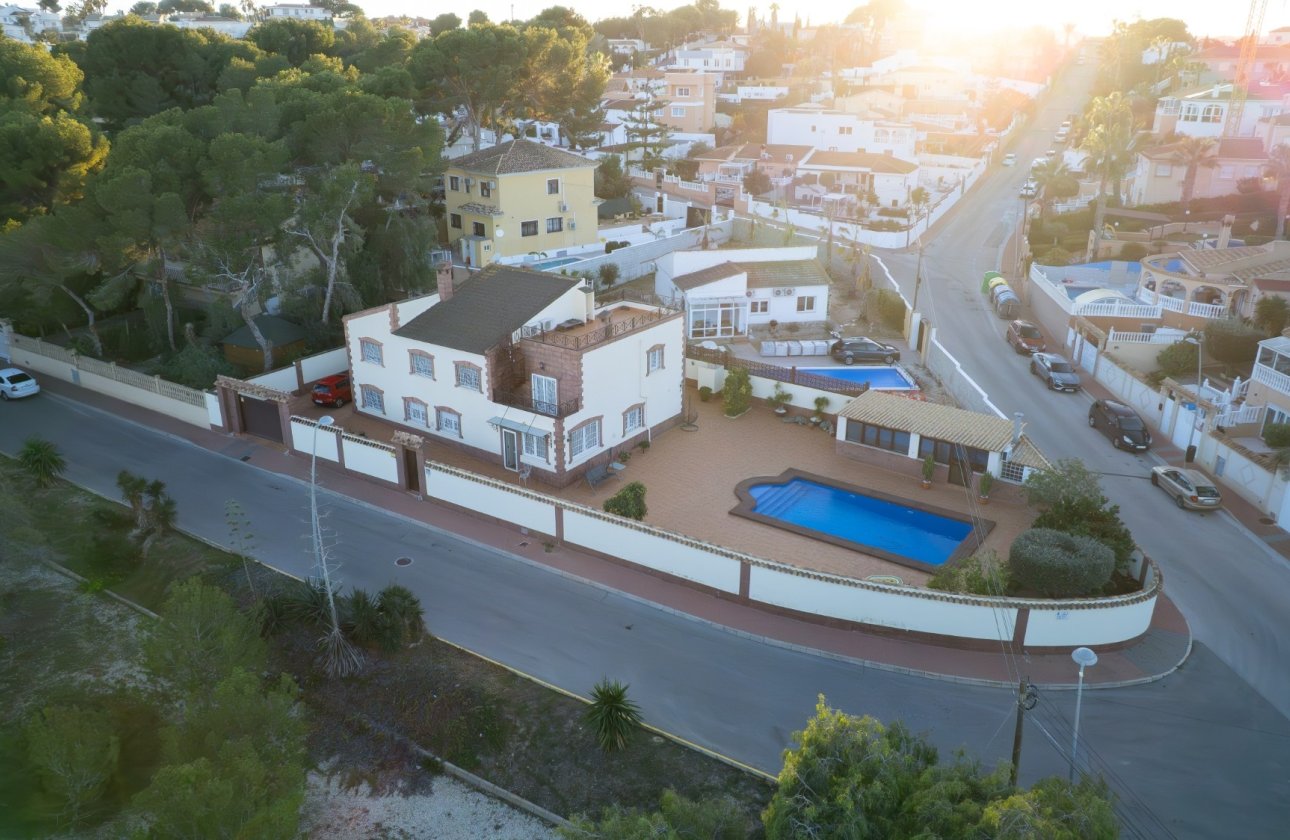 Reventa - Villa - Torrevieja - Los Balcones