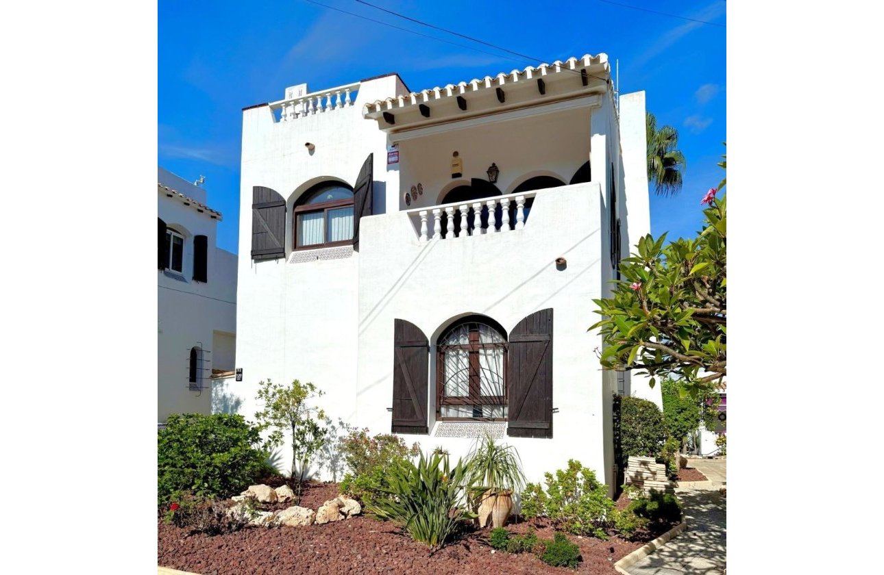 Reventa - Villa - Villamartín