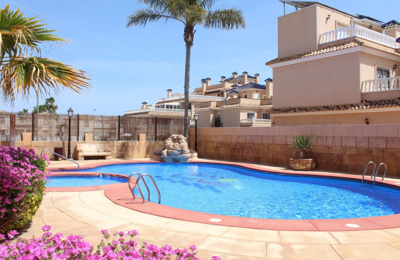 Reventa - Villa - Villamartín