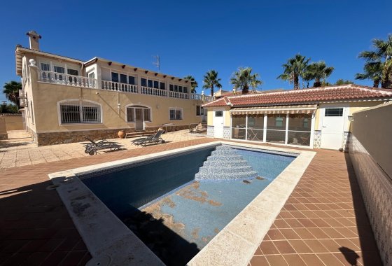 Villa - Återförsäljning - Ciudad Quesada - town