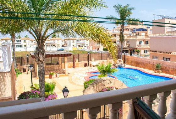 Villa - Återförsäljning - Orihuela Costa - Los Dolses