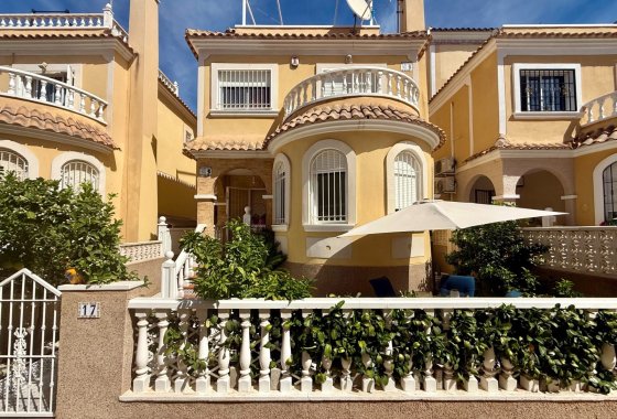 Villa - Återförsäljning - Orihuela Costa - Villamartín