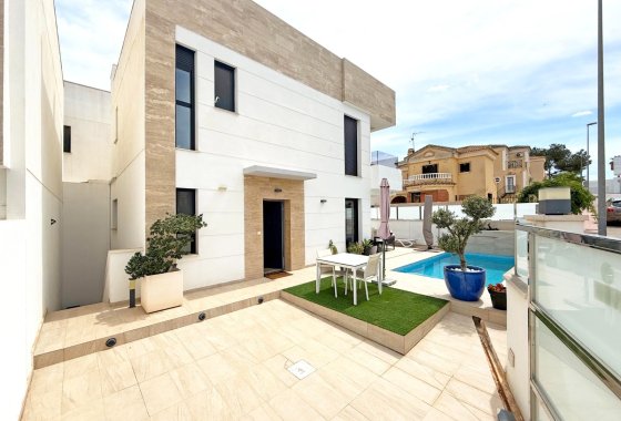 Villa - Återförsäljning - Orihuela Costa - Villamartín