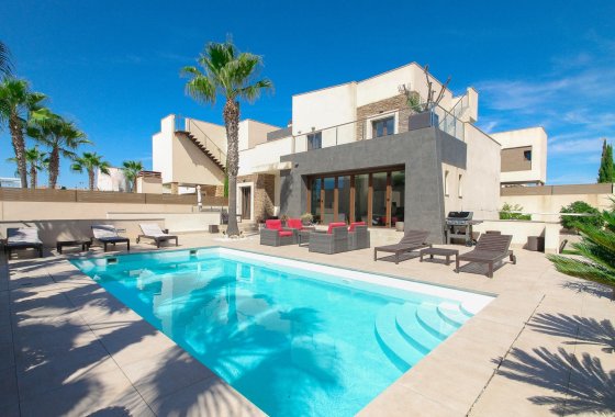 Villa - Resale - Torrevieja - Aguas Nuevas