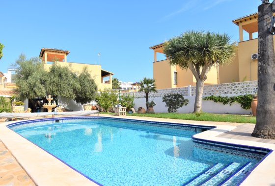 Återförsäljning - Villa - Orihuela Costa - Villamartín