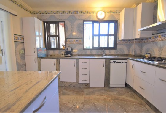 Återförsäljning - Villa - Orihuela Costa - Villamartín