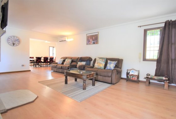 Återförsäljning - Villa - Orihuela Costa - Villamartín