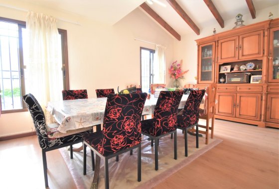 Återförsäljning - Villa - Orihuela Costa - Villamartín